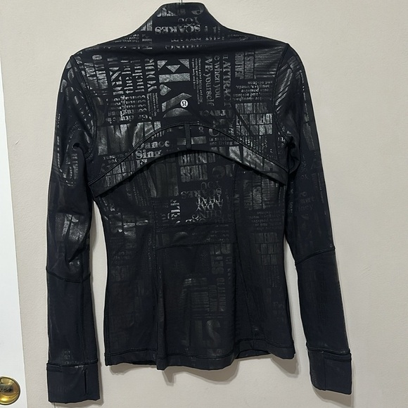 Lululemon - Picture 7 of 14